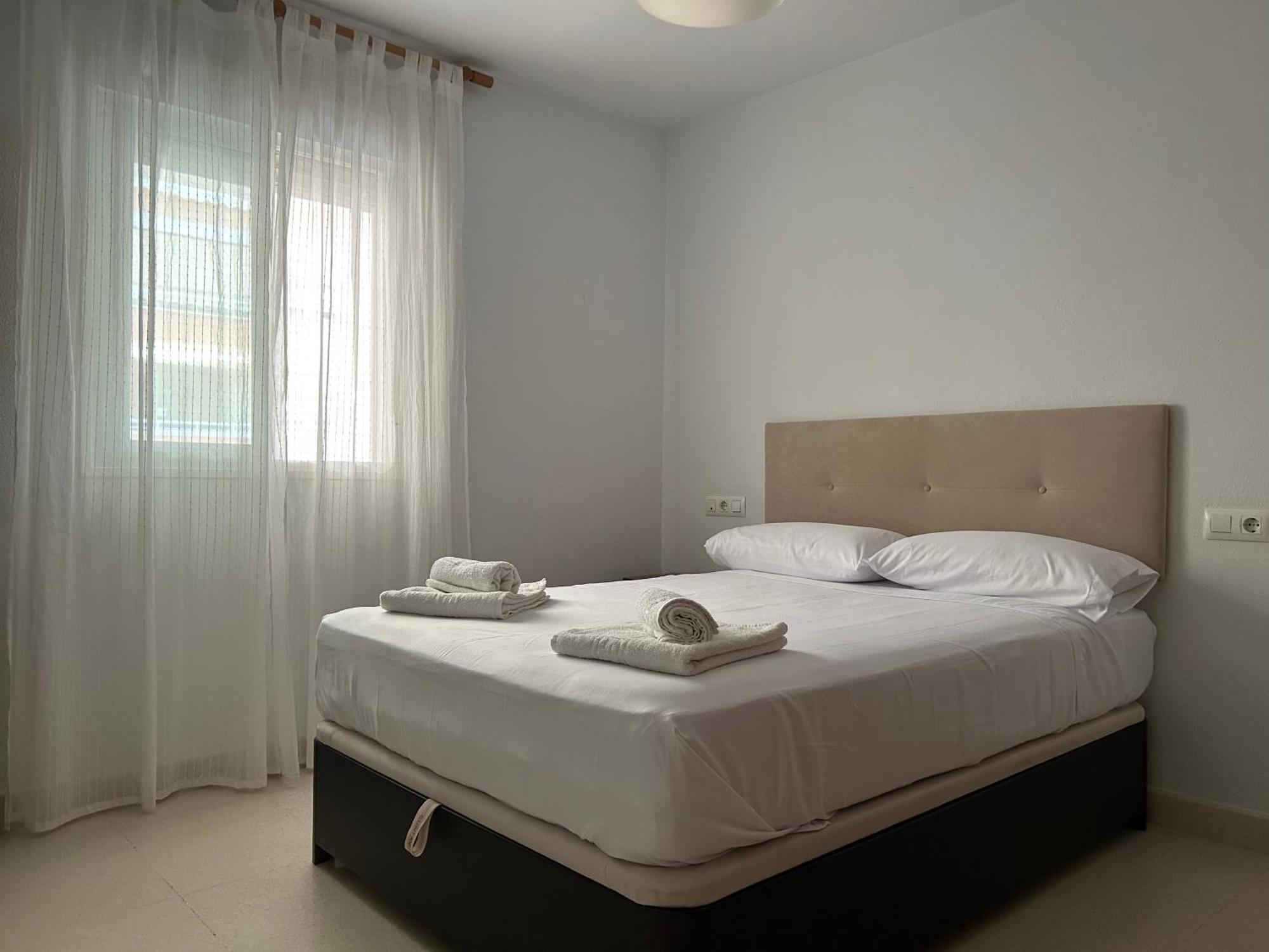 Garden Teatinos, Apartamento Con Piscina Y Ac Малага Экстерьер фото
